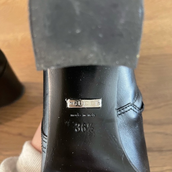 Gucci Black Booties with zip closure and belt detailing - Picture 2 of 3